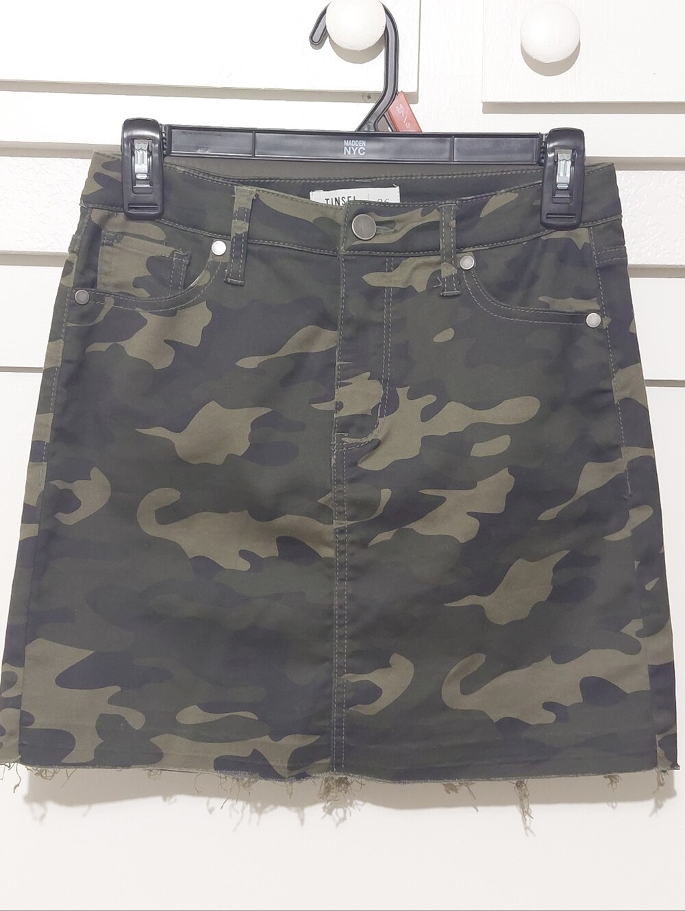 Women's Camo Skirt Raw Hem Y2K Streetwear Baddie Style Size 26